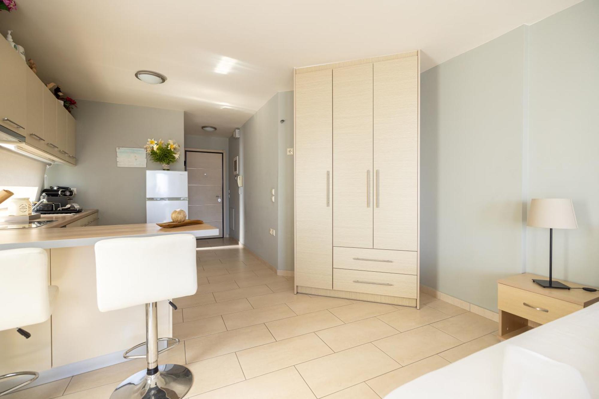 Filippos Apartments Амаринтос Екстериор снимка